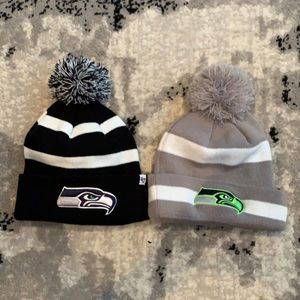 2 Seahawks hats